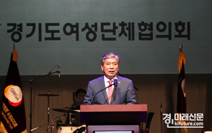 지난 12일 송한준 경기도의회 의장이 '제34회 경기여성대회'에서 축사를 하고 있다.(사진=경기도의회)