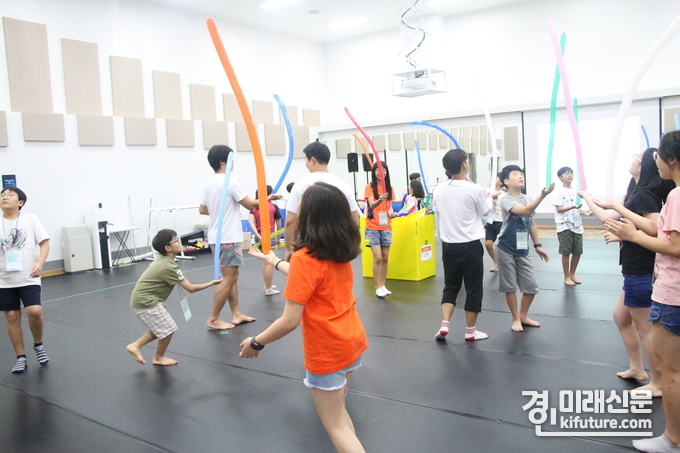 아트리움 꿈다락 토요문화학교 모습.(사진=수원문화재단)
